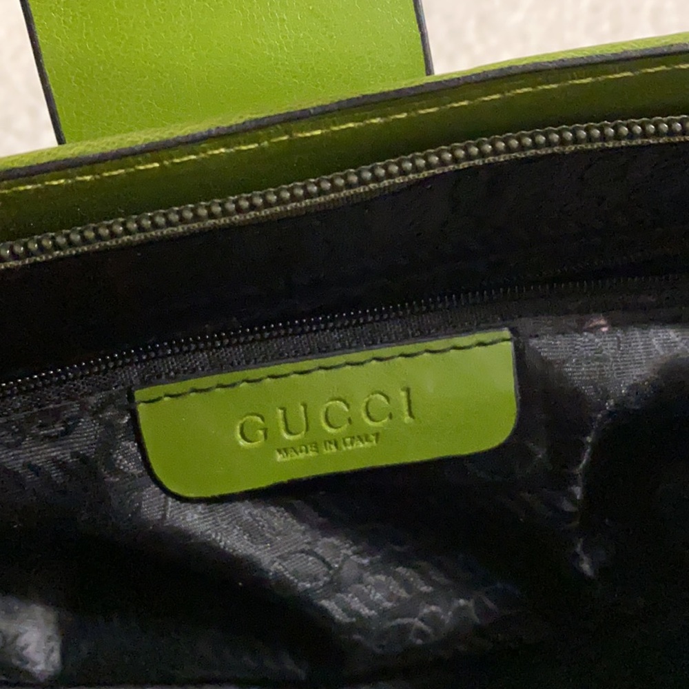 Gucci Shoulder Bag - Picture 7 of 9